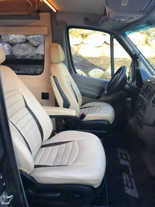 Front seats. Mercedes Winnebago Era 2017