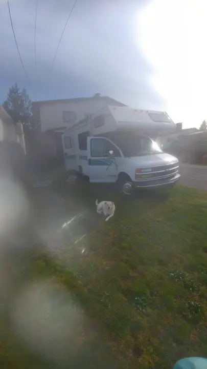 My dog Lola likes to guard it.. Thor Motor Coach Four Winds 1997
