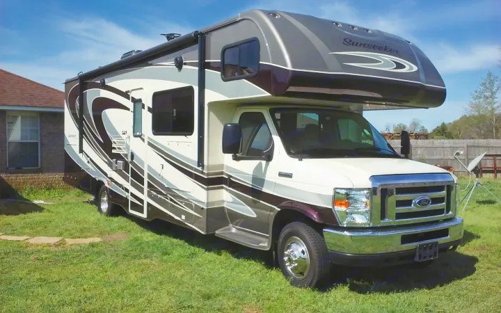 Forest River Sunseeker 2016