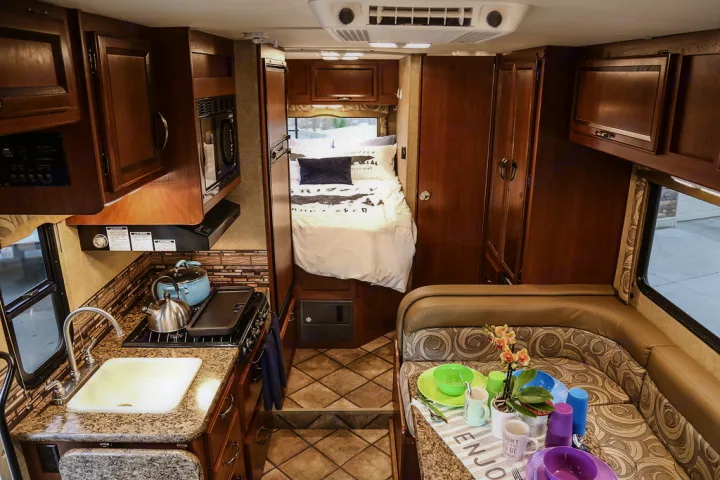 Thor Motor Coach Chateau 2015