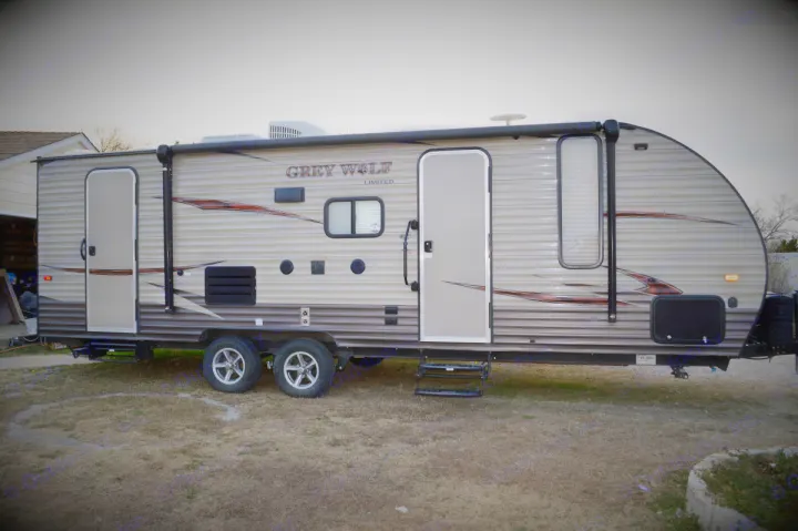 Forest River Cherokee Grey Wolf 2017