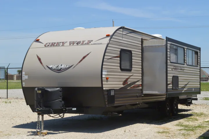 Forest River Cherokee Grey Wolf 2017