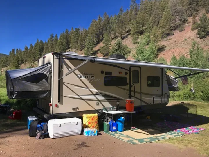 Coachmen Freedom Express 2017