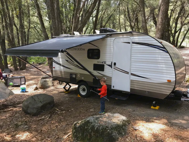Large awning to provide plenty of shade in the summer heat.. Forest River Wildwood X-Lite 2018
