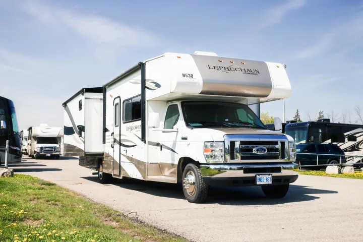 Coachmen Leprechaun 2013