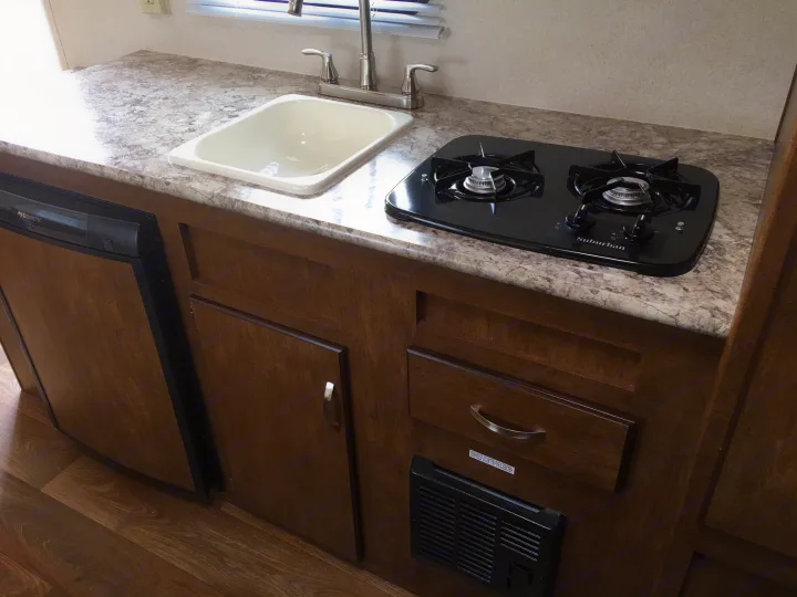 Kitchen. Forest River Salem Cruise Lite 2018