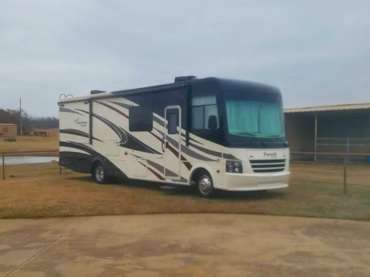 Exterior. Coachmen Pursuit 2017