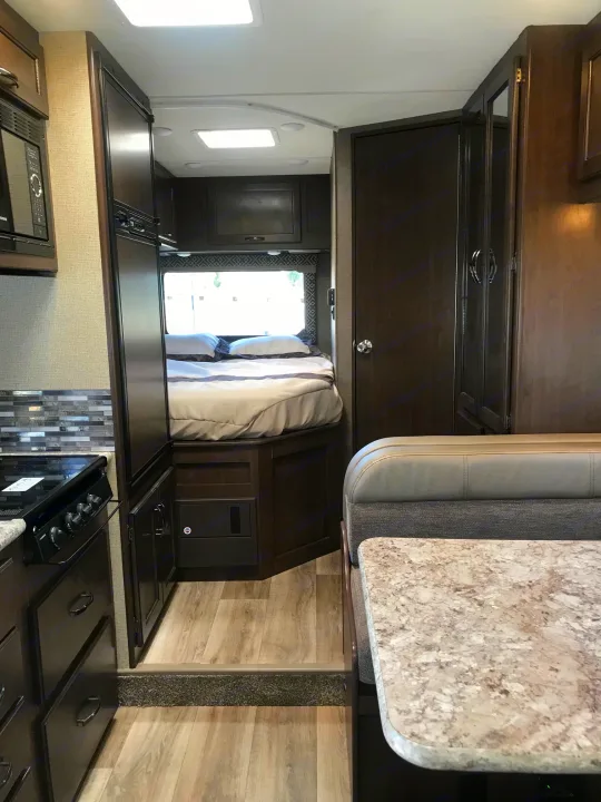 Thor Motor Coach Four Winds 2018
