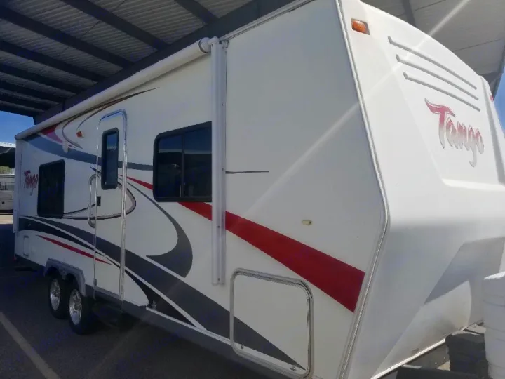 Pacific Coachworks Tango 2007