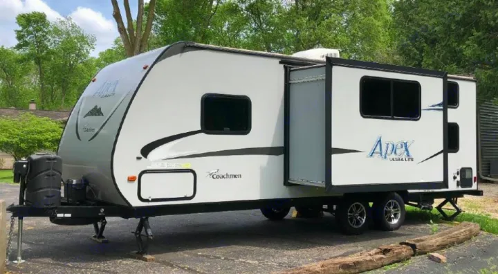 Coachmen Apex 2016