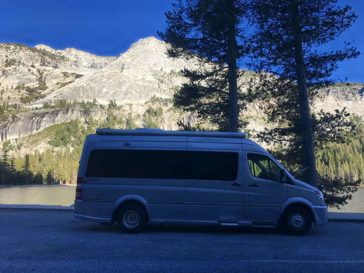 Sprinter Exterior. Airstream Sprinter 2008