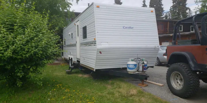 Shes a simple trailer form the outside, but inside has been nicely updated. . Gulf Stream Cavalier 2004