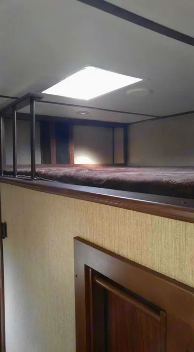 King mattress/pad over second room. Keystone Sprinter Wide Body 2016