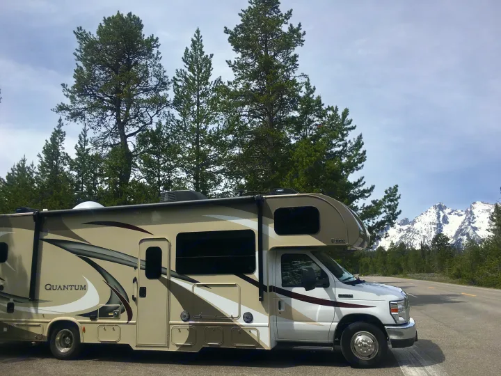 Thor Motor Coach Quantum 2018