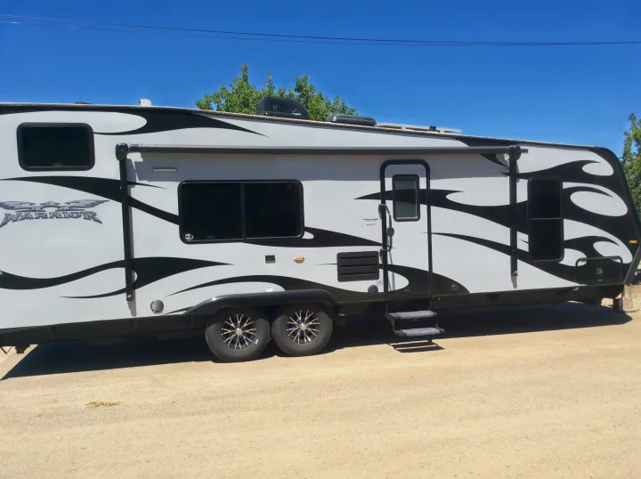 27 ft brand new Toy hauler.. Weekend Warrior Week end warrior wide body 2018