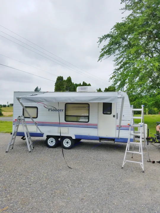 new awning. Pioneer Fleetwood 2004