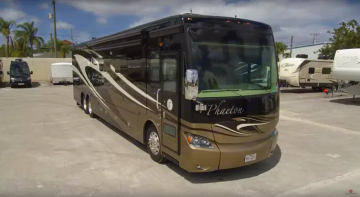 Tiffin Motorhomes Phaeton 2014