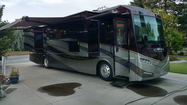 Large awning, Exterior flat screed TV and 3 slide outs. Winnebago Forza 2016