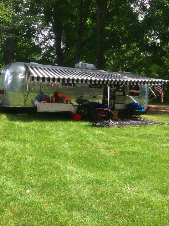 Airstream Land Yacht 1976