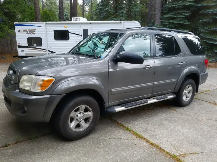 Toyota Sequoia 2005