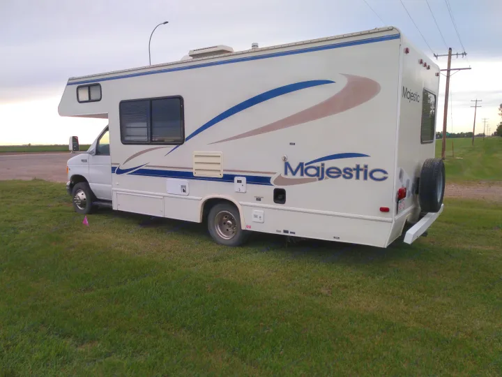 Thor Motor Coach Four Winds Majestic 2000