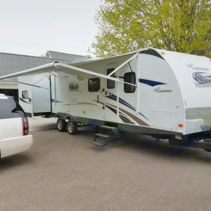 Coachmen Freedom Express 2013