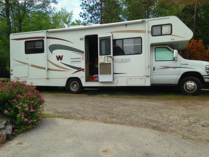 Winnebago Access 2008