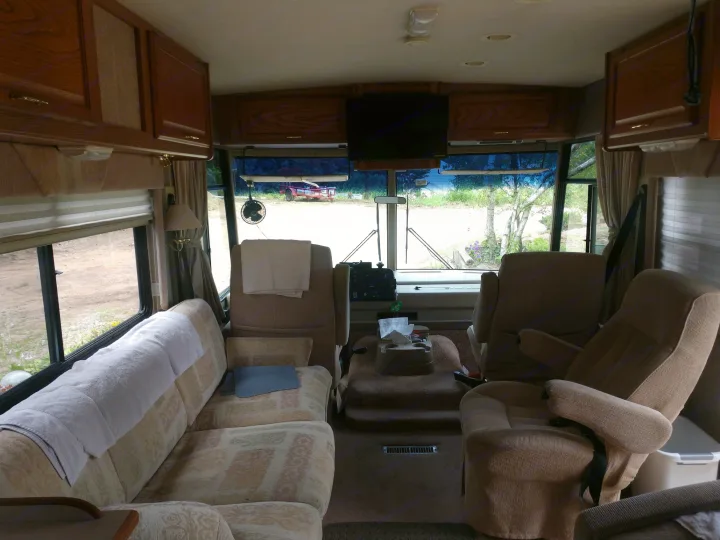 Winnebago Brave 2000