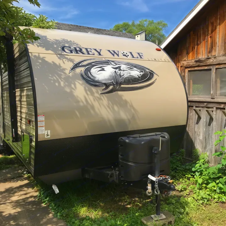 Forest River Cherokee Grey Wolf 2018