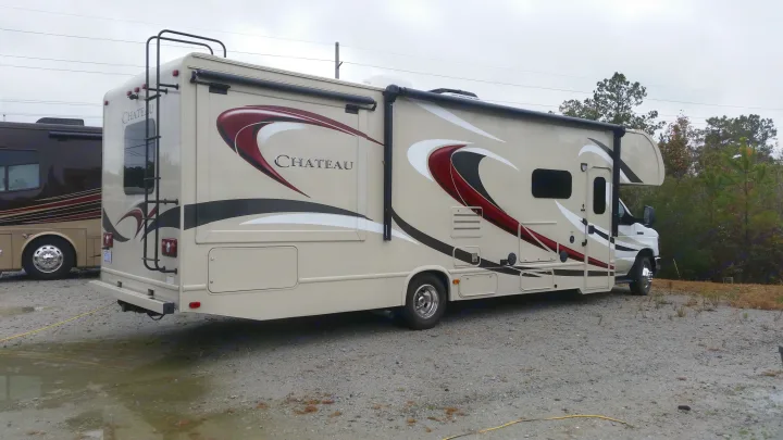 Thor Motor Coach Chateau 2015