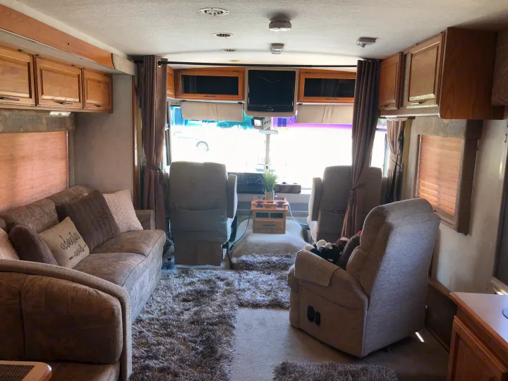 Winnebago Adventurer 1999
