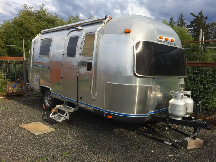 Easy to tow and lovely to look at.. Airstream Globetrotter 1977