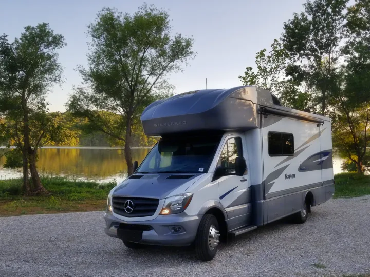 Winnebago Navion 24D 2018