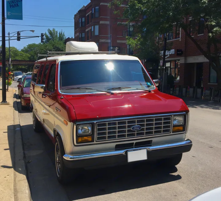 Ford Econoline Club Wagon 1988