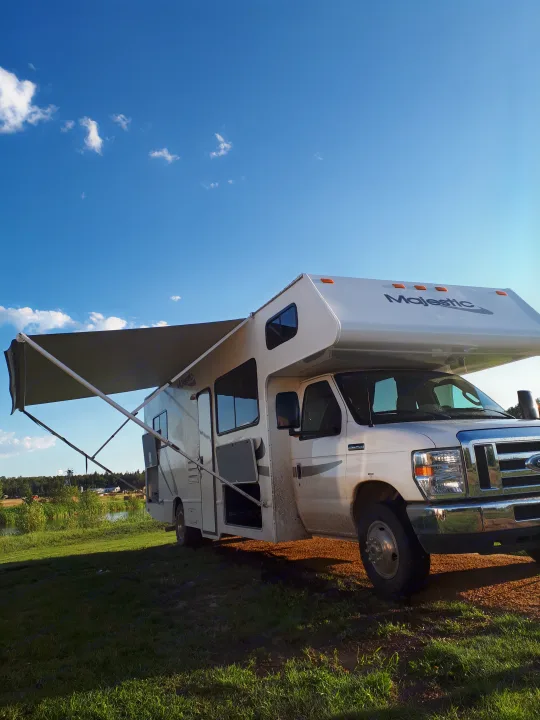 Thor Motor Coach Four Winds Majestic 2011