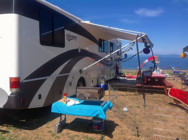 As it looks today August 1st 2018. Fleetwood Discovery 2000