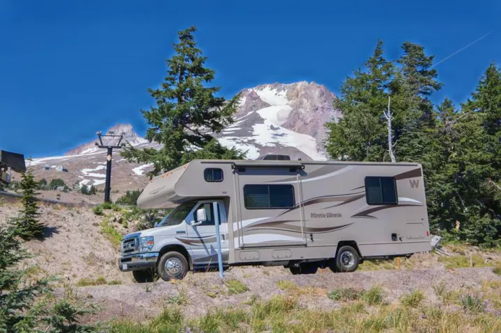Mt. Hood, Oregon. Winnebago Minnie Winnie 2014