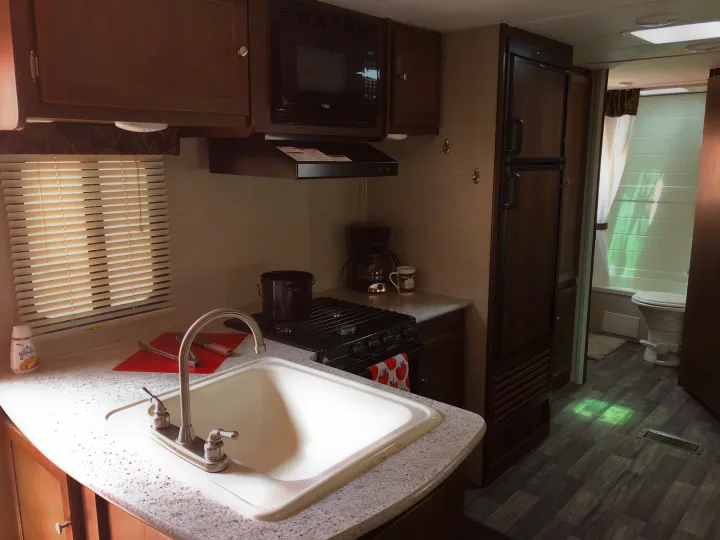 Spacious kitchen. Keystone Bullet 2017