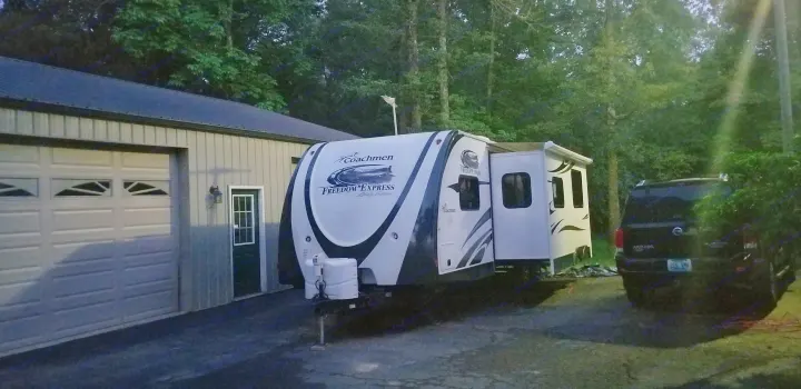 Coachmen Freedom Express 2013
