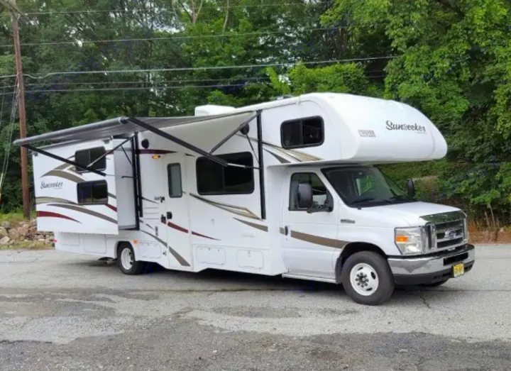 Forest River Sunseeker 2017