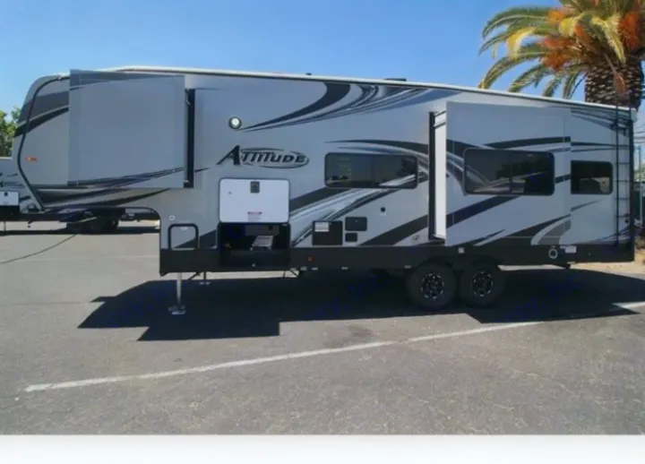 Eclipse Recreational Vehicles Attitude 2018