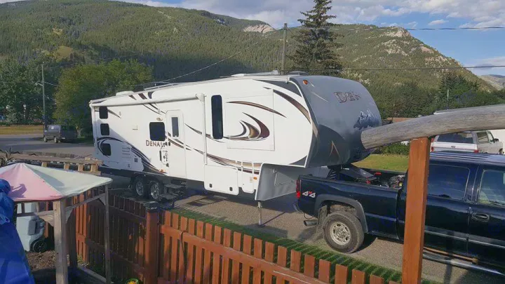 Dutchmen Denali 2012