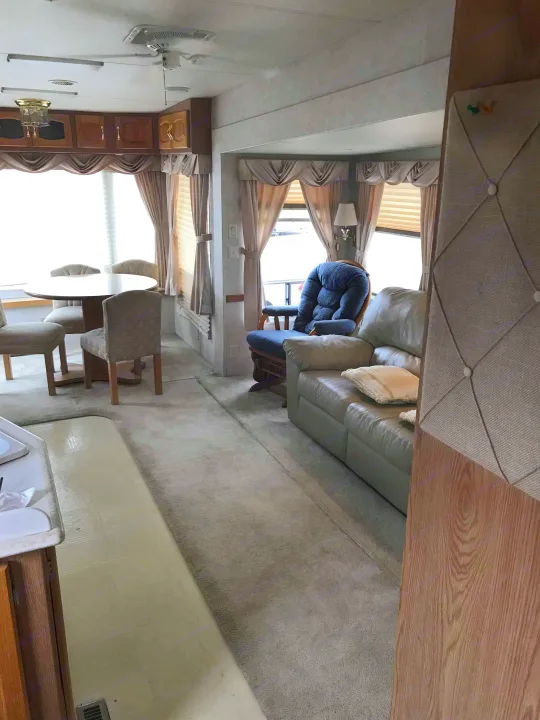 Newmar Mountain Aire 2000