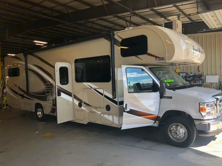 Thor Motor Coach Four Winds 2018