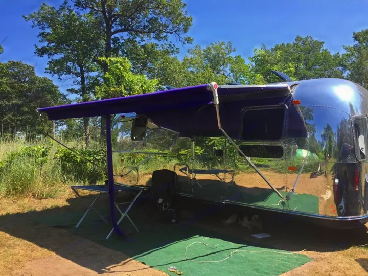 Airstream Land Yacht 1971