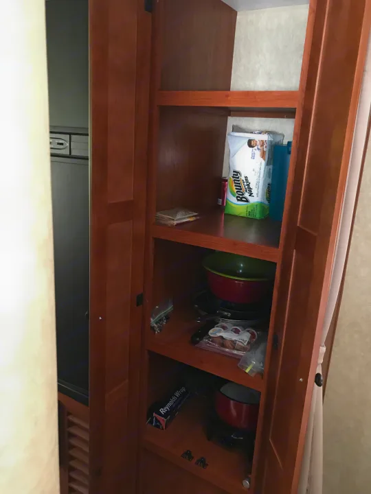 Nice size pantry. Dutchmen Aerolite 2011