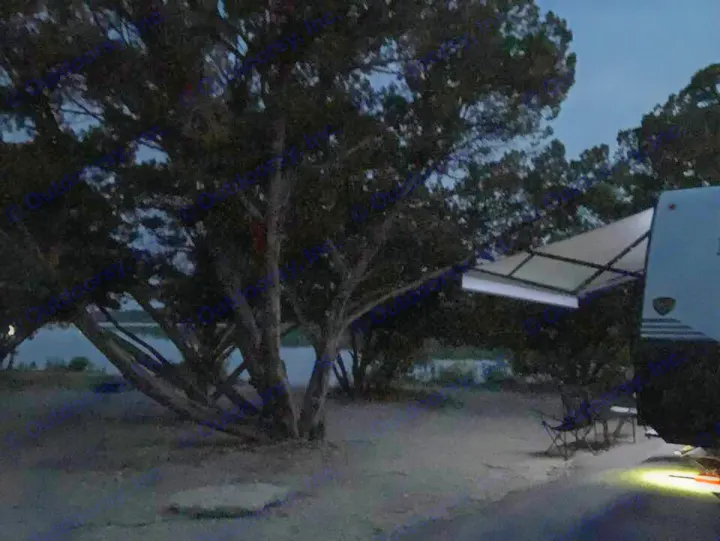 Powered Awning and outdoor speakers provide enjoyable morning/evening relaxation and dining.  Outdoor Connections for using TV or other electrical appliances located under canopy side of camper.. Dutchmen Kodiak MB185 2018