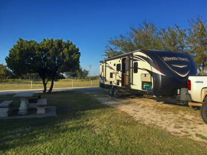 Full electric awning. Heartland Caliber 2015