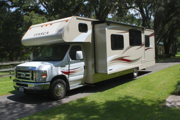 Winnebago Itasca Sunova 2015