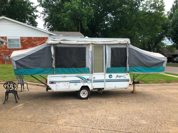 Cozy classic pop up camper. Jayco Jay Series 1993